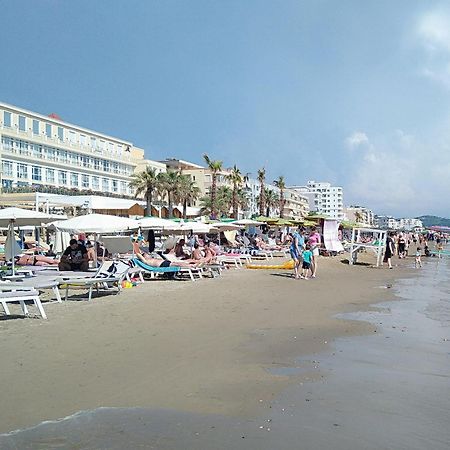 Coastal Apartment Durrës Eksteriør billede
